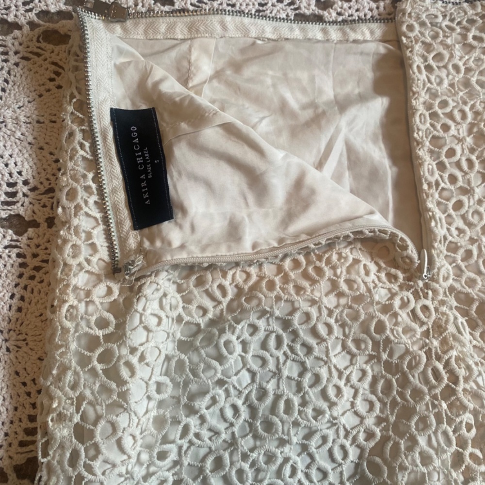 Asymmetrical Lace Skirt - Picture 7 of 8